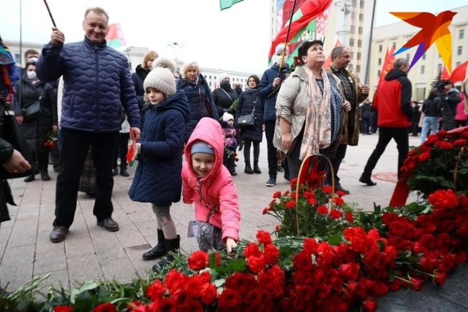 День 7 ноября остался красным днем календаря только в Беларуси.