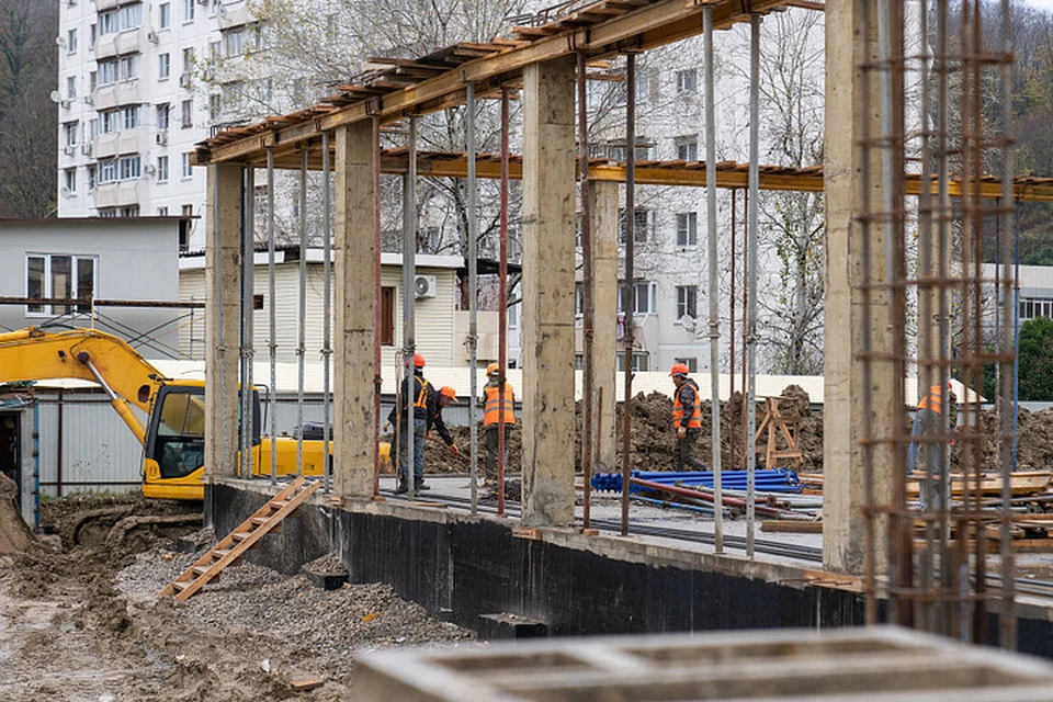 Глава Сочи проинспектировал ход работ на соцобъектах города. Фото: пресс-служба администрации Сочи