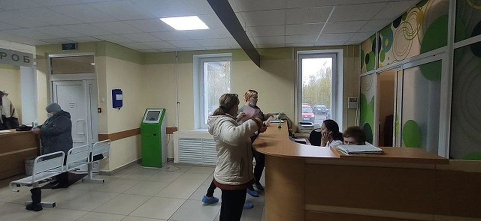 Поликлинику за смену посещает 250 человек