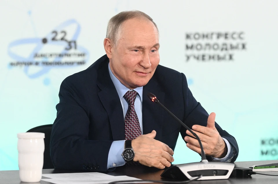 Власти РФ "не сошли с ума" и "отдают в себе отчет", что это ядерное оружие, заявил президент Путин