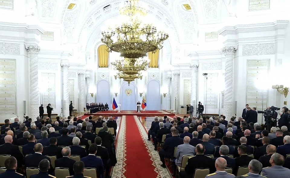 На торжествах в кремле было более 200 человек. Фото: kremlin.ru