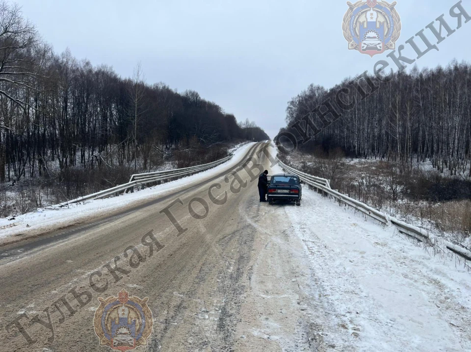 Водитель автомобиля разогнался до большой скорости и перевернулся в кювет
