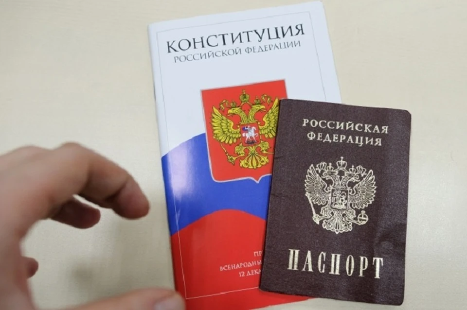 В Севастопольском управлении миграции отмечают наплыв людей, желающийх получить паспорт РФ