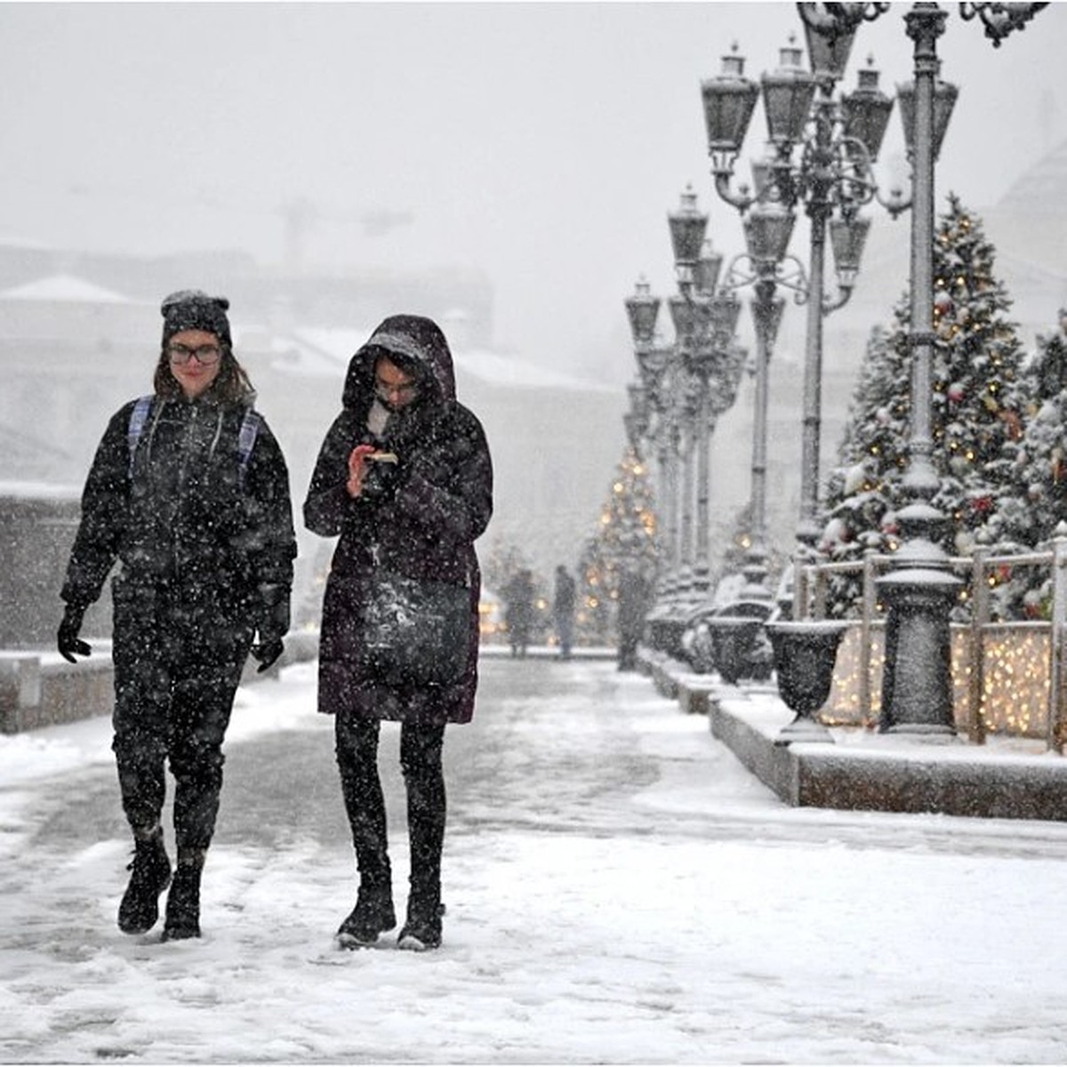 Погода снегопад. Снег в Москве. Метель в Москве. Мокрый снег. Снегопад в Москве.