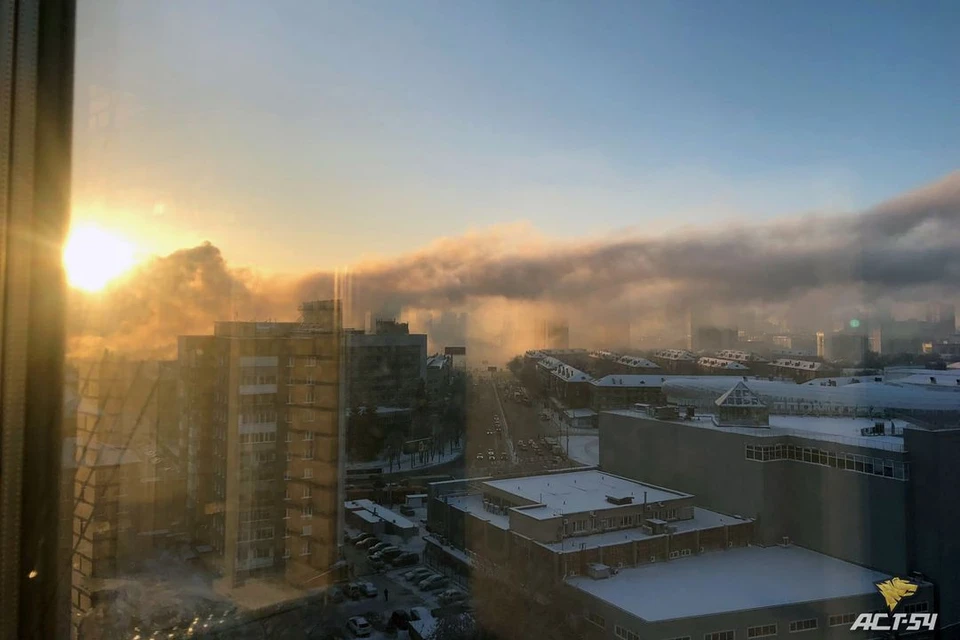 В Калининском районе произошел пожар в частном доме. Фото: АСТ-54
