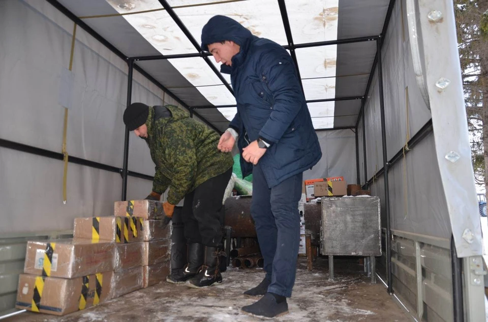 В Тюменской области собрали партию вещей для мобилизованных в зоне СВО.