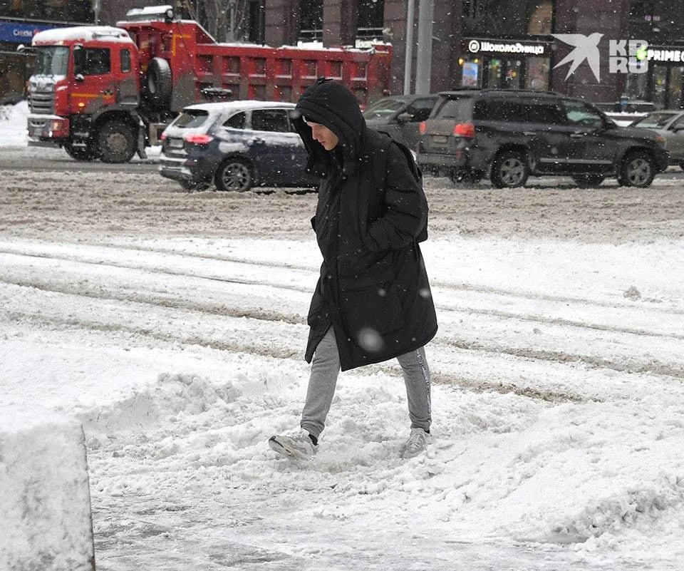 Завтра 18 00. Сильный ветер со снегом. Небольшой снег. Сильный снегопад. Сильный снегопад в Москве.