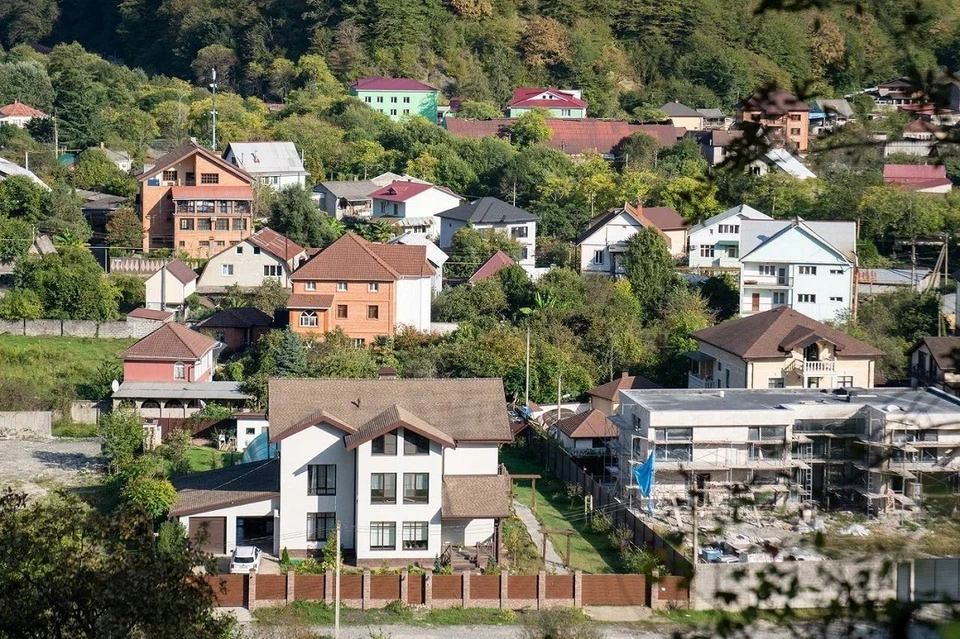 Всего было проведено 200 километров новых линий. Фото: администрация Сочи