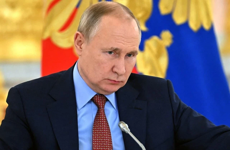 Путин подписал закон об установлении МРОТ в размере 16 242 рублей на 2023 год