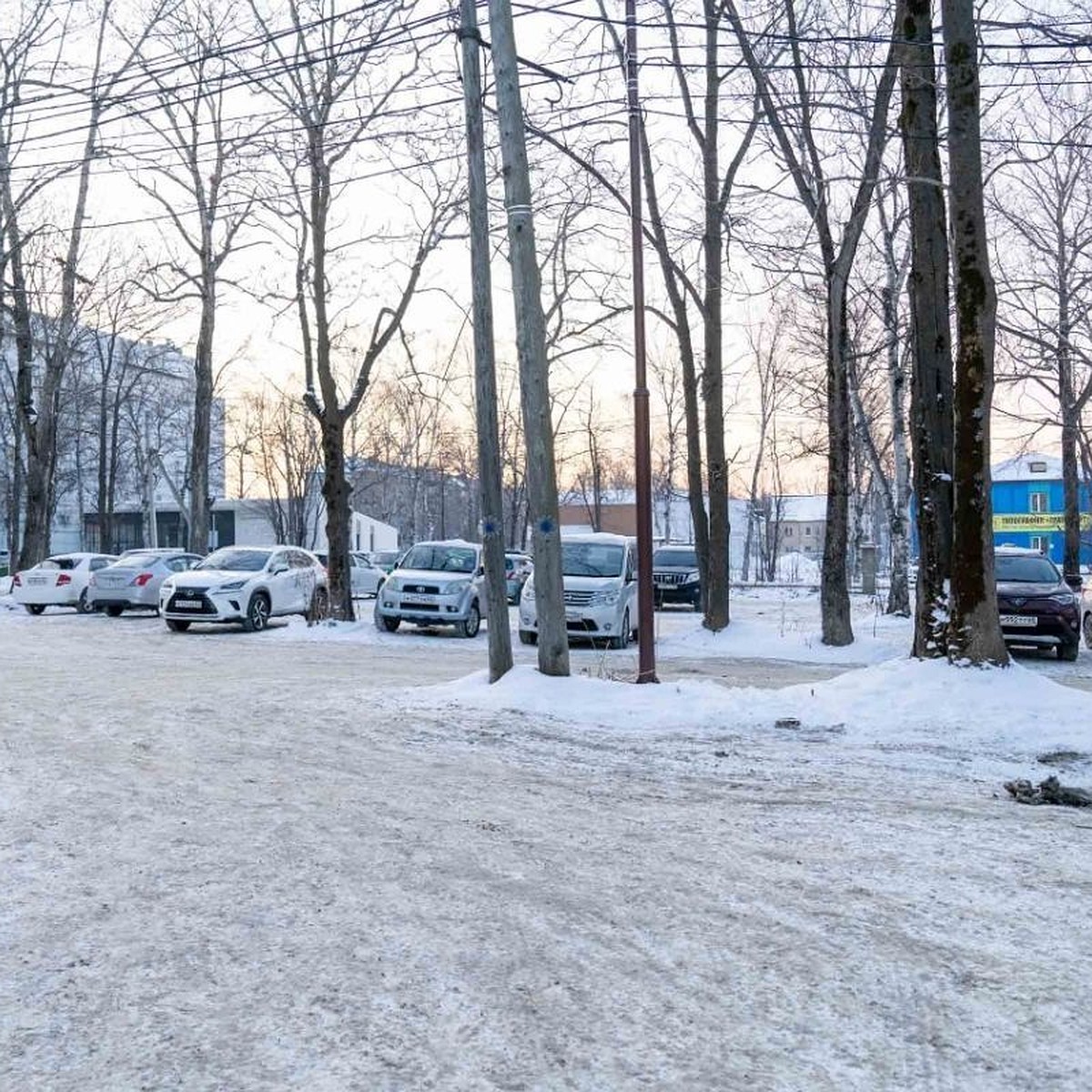 Администрация Южно-Сахалинска указала места перехватывающих парковок на  время циклона - KP.RU