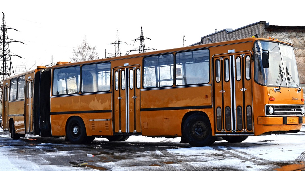 В девяностые за тысячу рублей: Челябинцы смогут прокатиться по городу на  легендарном автобусе-гармошке - KP.RU