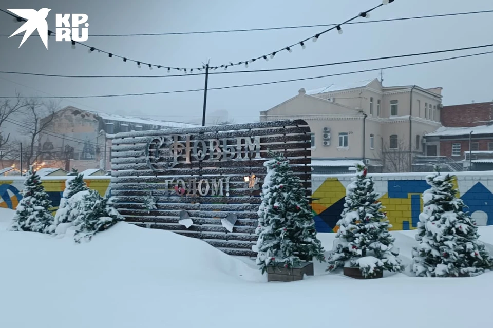 Снежная стихия продолжает бушевать в Приморском крае.