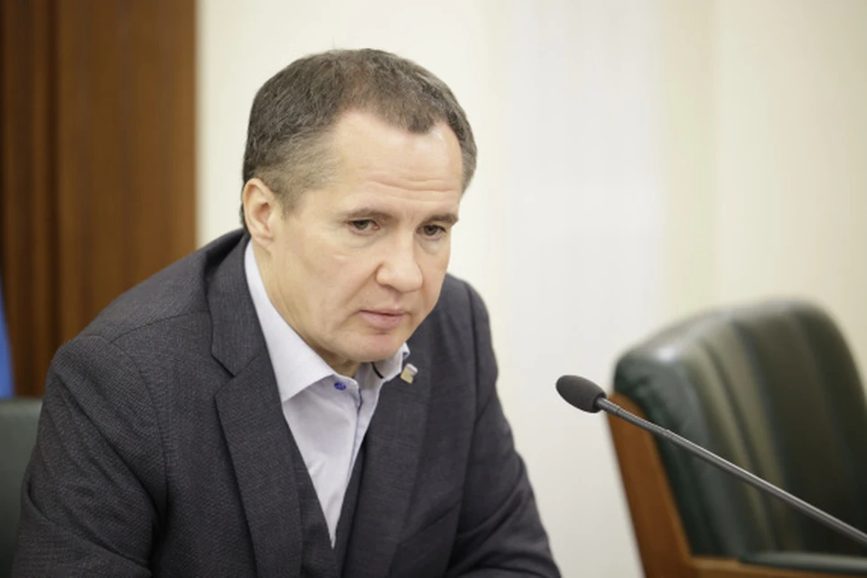 Вячеслав Гладков пожелал ученикам новой школы исключительно пятерок.