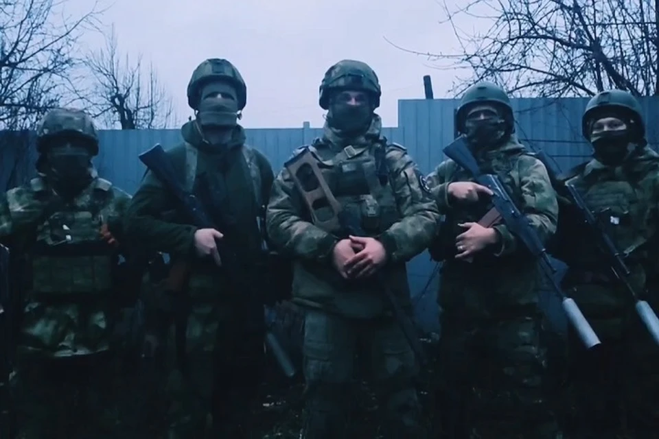 Бойцы записали видео со словами благодарности тем, кто им помогает. Скринщот с видео, страница Кирилла Харчикова ВКонтакте