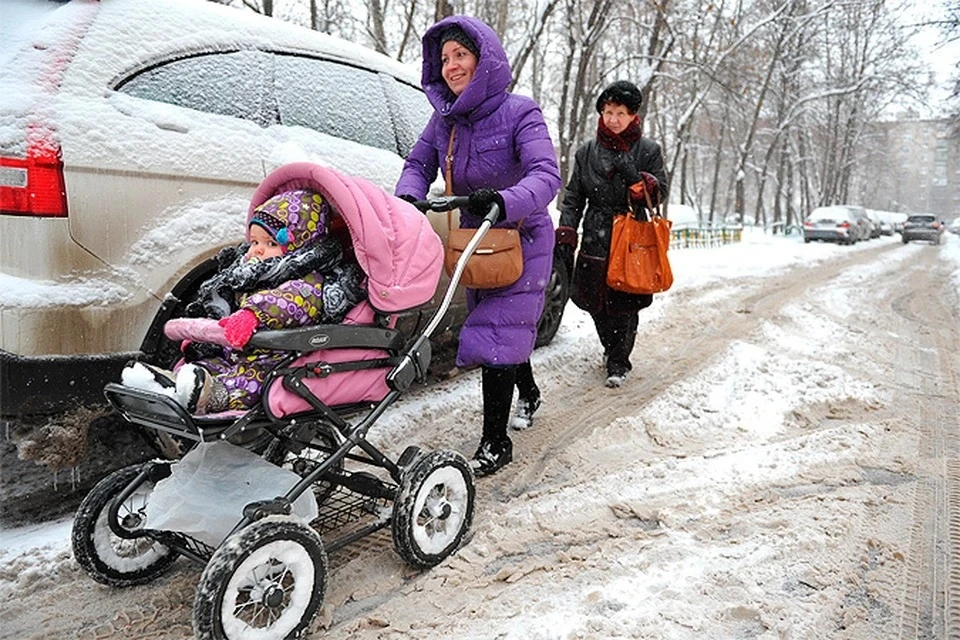 Четырехлетнюю девочку на пешеходном переходе в Москве сбила машина такси