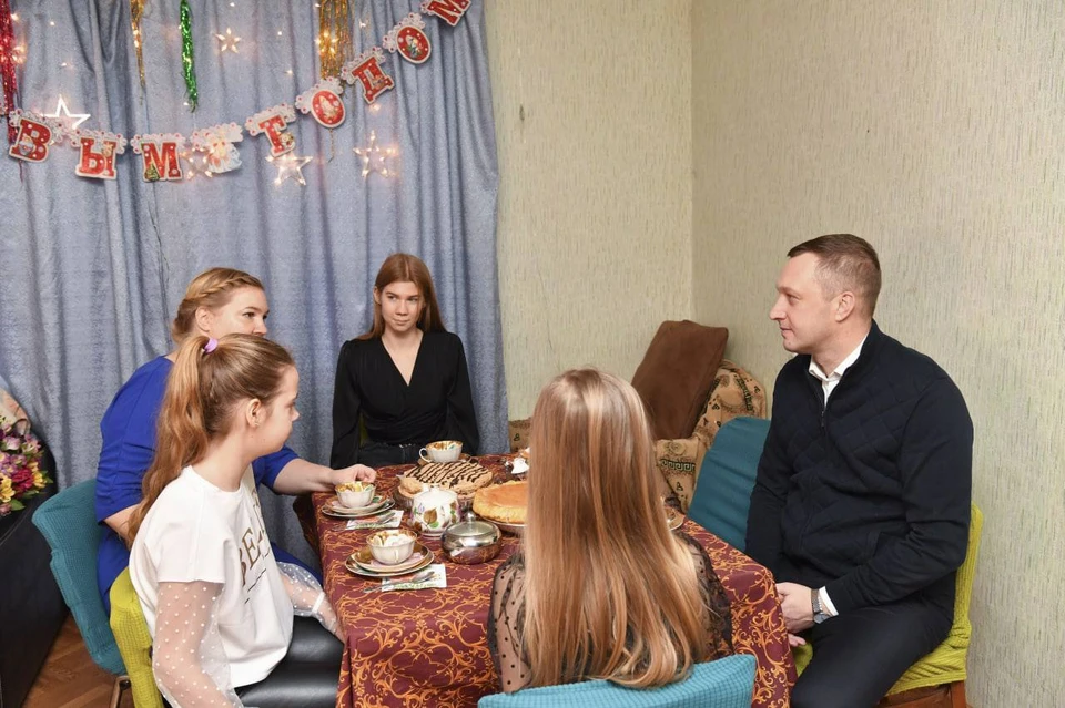 Роман Бусаргин в гостях у семьи мобилизованного