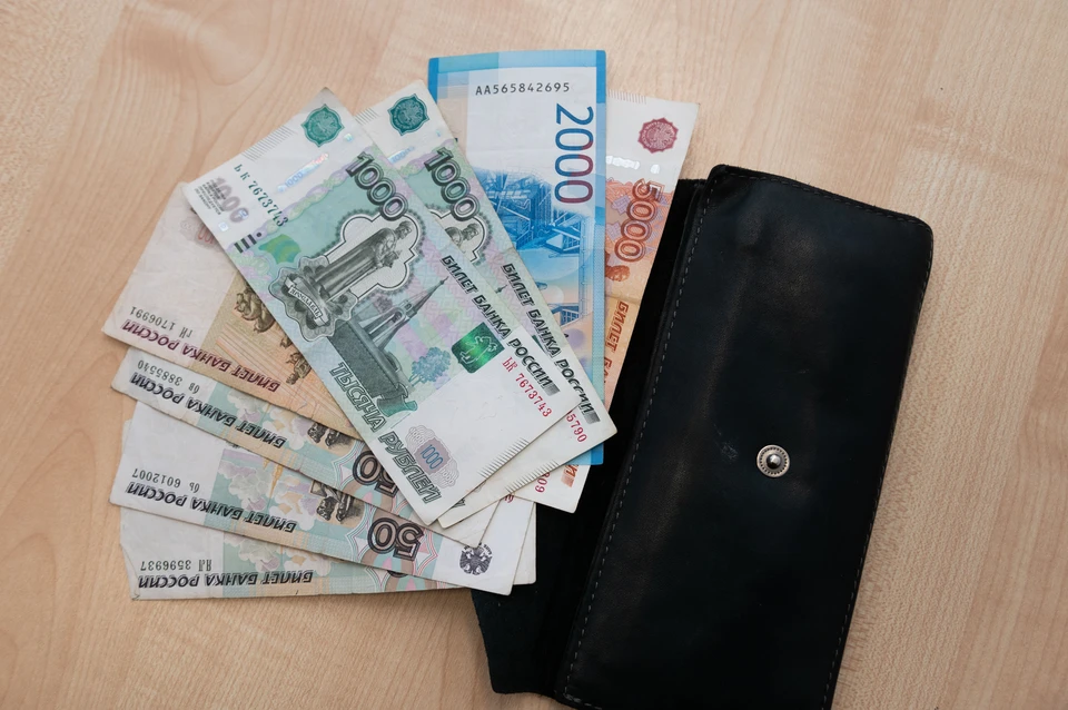 Петербуржцы попросили прибавки зарплаты в новом году.