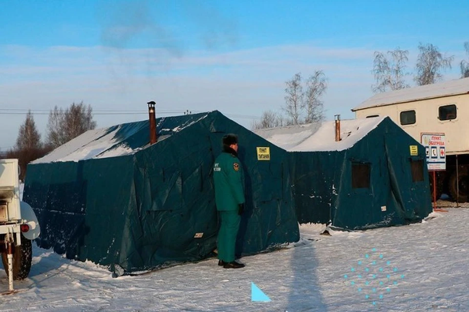 В Ярославской области на трассе М-8 развернули два мобильных пункта обогрева. ФОТО: администрация Ростовского района