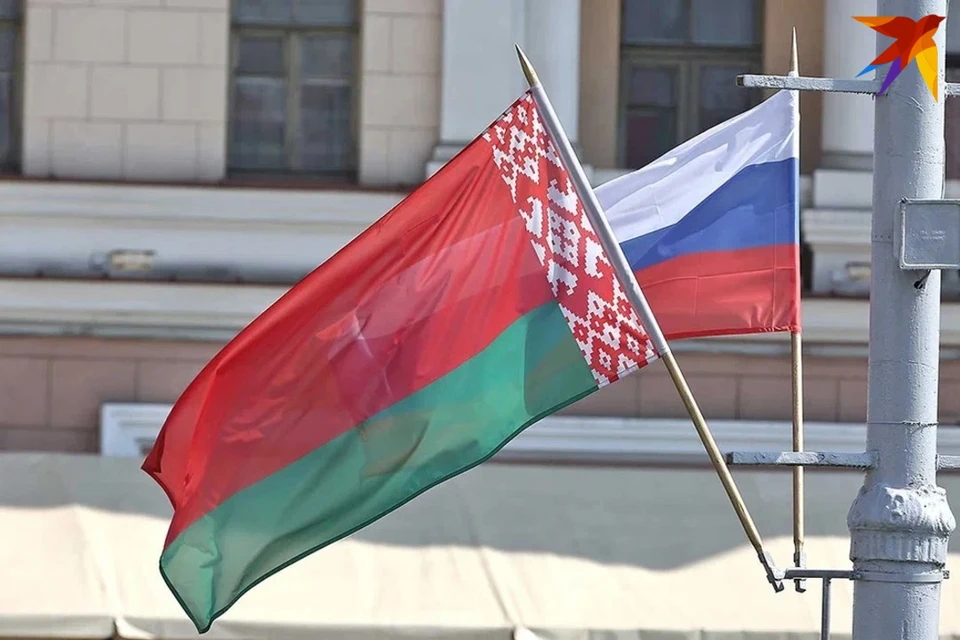 Мезенцев сказал, что президентам Беларуси и России предложили рассмотреть вопрос о символике Союзного государства. Снимок носит иллюстративный характер.