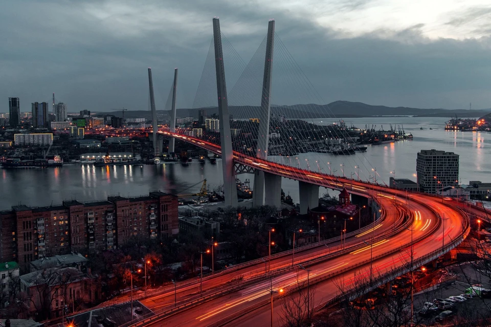 Золотой мост во Владивостоке.