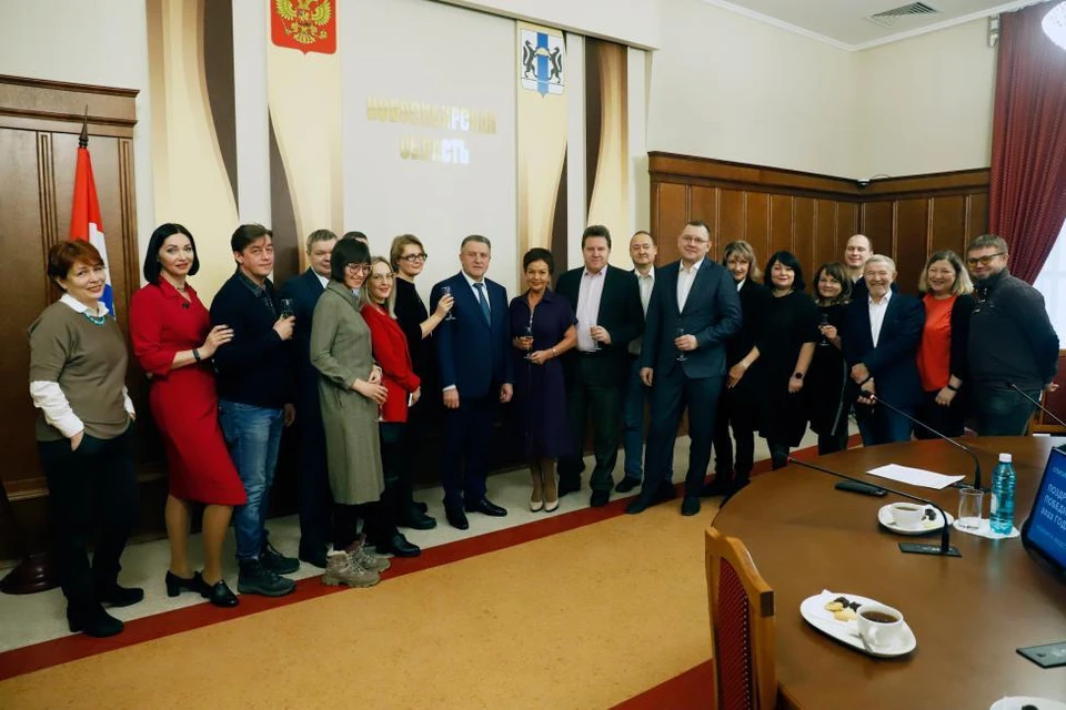 Андрей Шимкив поздравил журналистов с днем печати. Фото: Заксобрание НСО