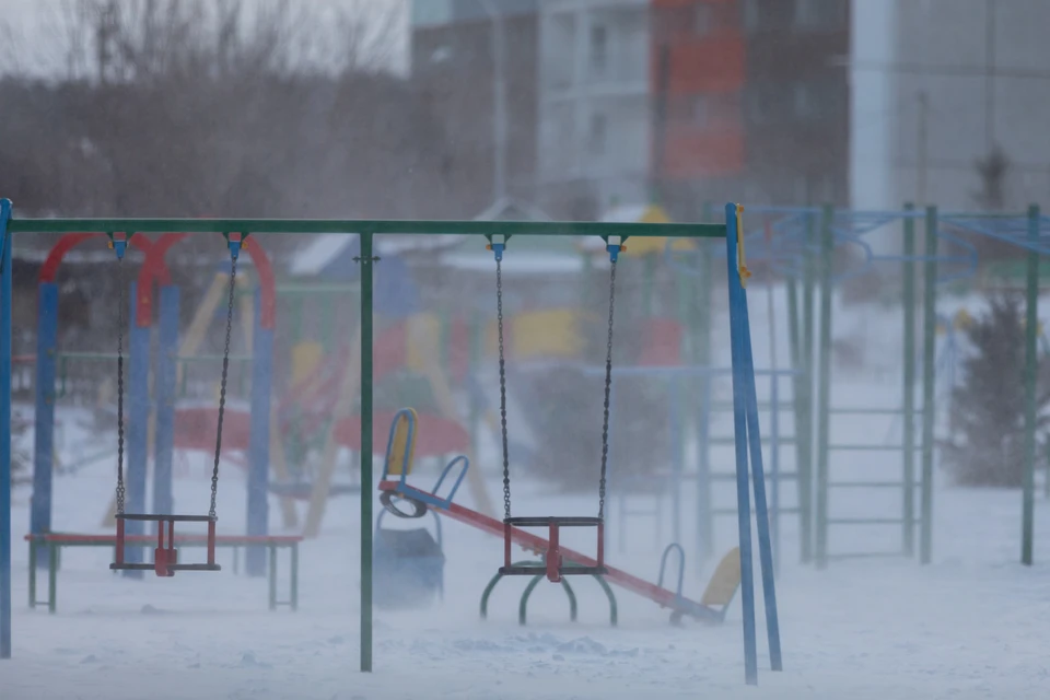 Красноярцев предупредили о сильном ветре 15 января
