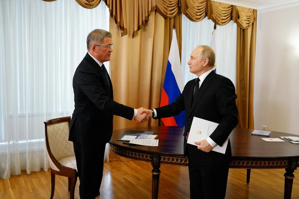 Президент России Владимир Путин прибыл в Уфу в минувшую пятницу и провел рабочую встречу с Радием Хабировым