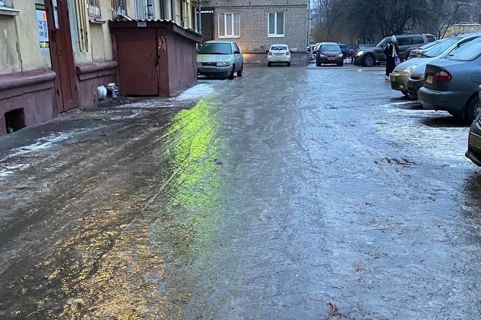 Каток после ледяного дождя на улице Гагарина в Липецке