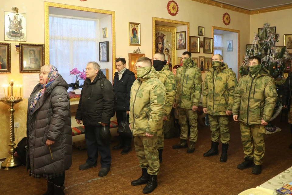 Росгвардейцы - участники специальной военной операции посетили Крещенскую литургию в Луганской Народной Республике. Фото: Росгвардия