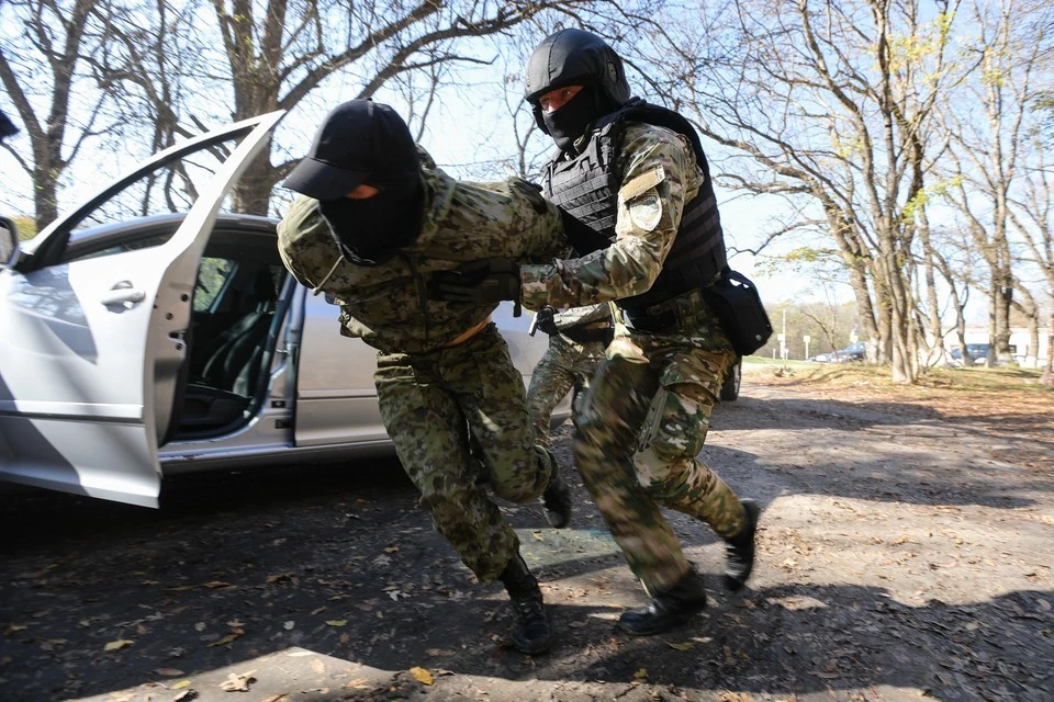 Сотрудники ФСБ России поймали в на территории Северо-Кавказского федерального округа очередного агента украинских спецслужб, который за вознаграждение собирался совершить теракт.