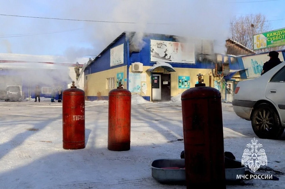 Пожар произошел в кафе на улице Брянской в Биробиджане 24 января Фото: МЧС России