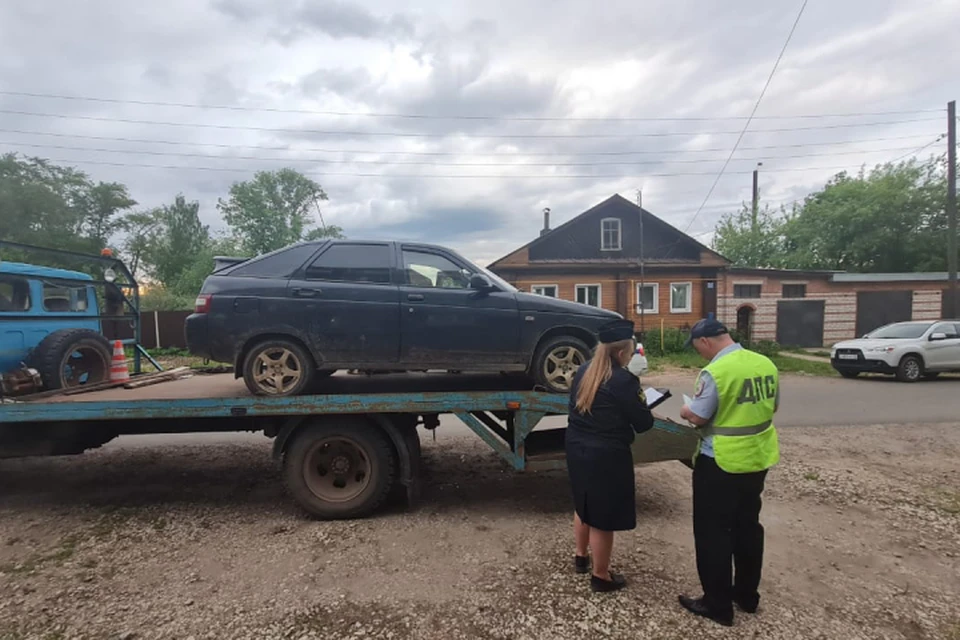 Сейчас на реализации находятся 43 арестованных автомобиля. Фото: ГУФССП по Кировской области