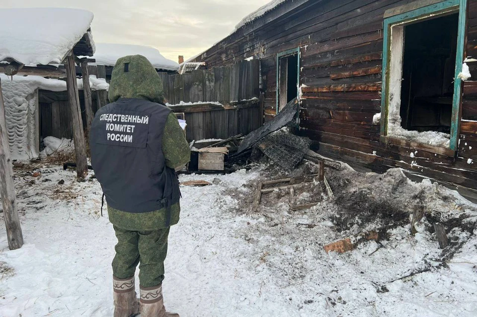 В результате пожара погибли двое детей 3-х и 5-ти лет. Фото: СК по Иркутской области.