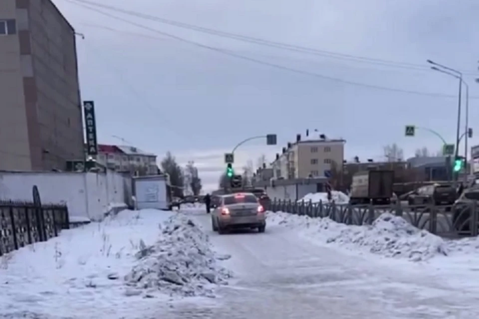 Наглого водителя заметили 27 января. Фото: группа «ВКонтакте» «Инцидент Первоуральск»