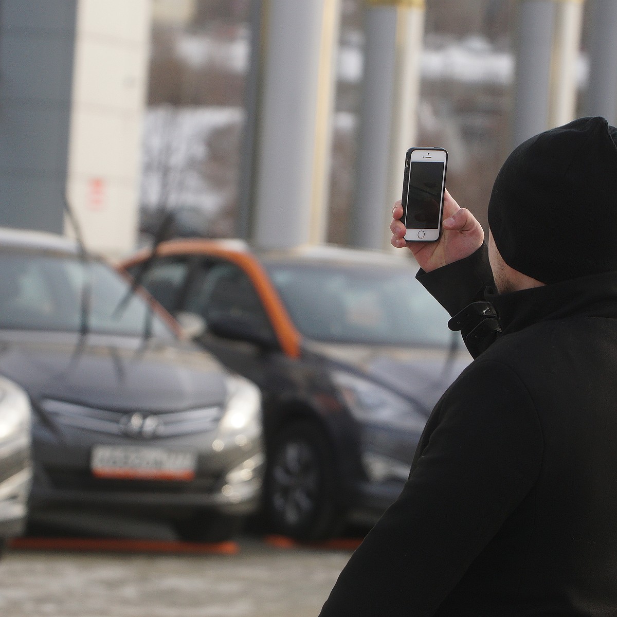 Ни с колонкой поспорить, ни музыку включить, даже лампочки с пылесосом и те  от вай-фая: ростовчанка провела день без Интернета - KP.RU