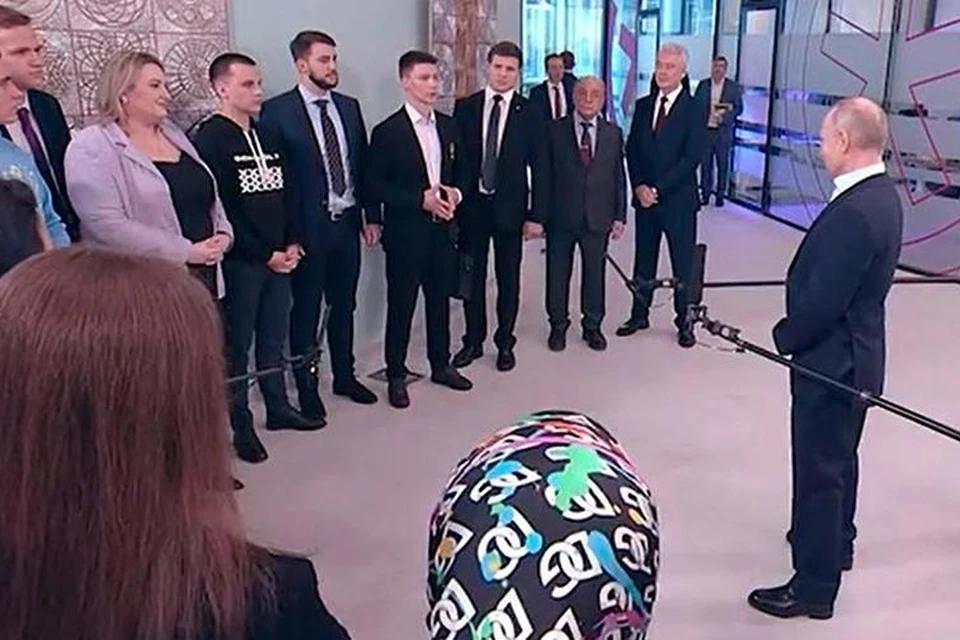 Владимир Владимирович поблагодарил парня за защиту Отечества
