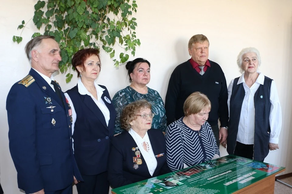 «Парту героя» в честь погибшего добровольца открыли в шестой гимназии Хабаровска