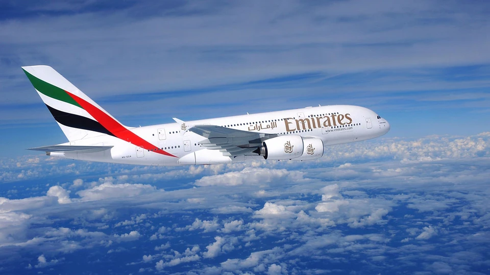 Самолет Emirates провел в воздухе 13 часов и вернулся в аэропорт вылета из-за наводнения