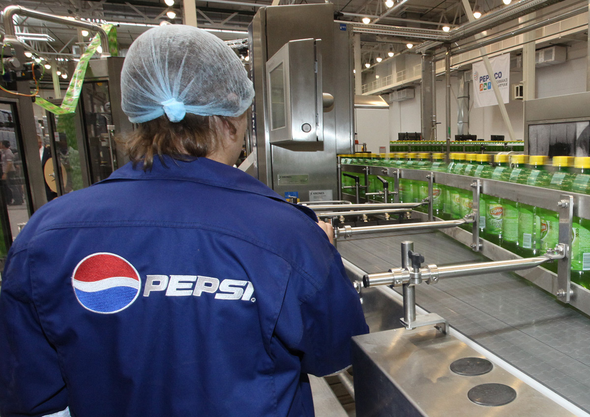 Кто продает больше Pepsi или Coke?