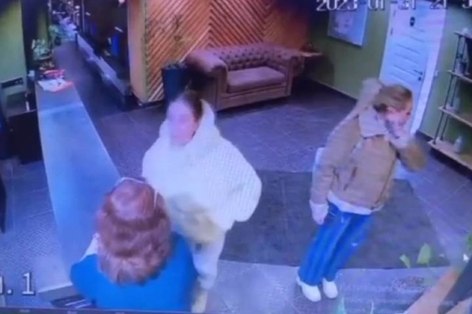 Девушка разозлилась на замечание о мате. Фото: скрин из видео. Источник: Дарья Ильина.