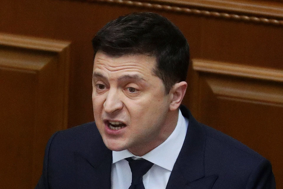 Зеленский лишил гражданства Украины бывших министров Януковича.
