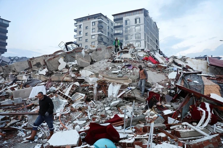 «Дома рушились за секунды», «начала молиться». Якутяне рассказали, как пережили землетрясение в Турции