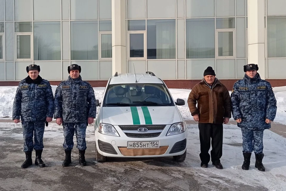 Новосибирские приставы доставили в больницу девушку с переломом руки. Фото: ГУ ФССП России по НСО