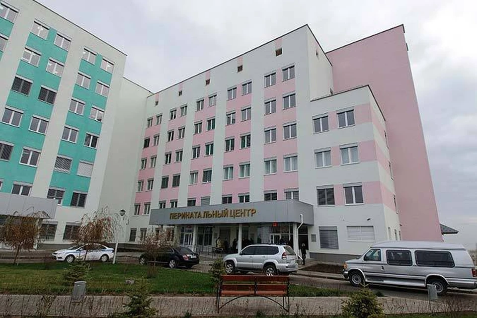 Медики спасли женщину и ее дочку.