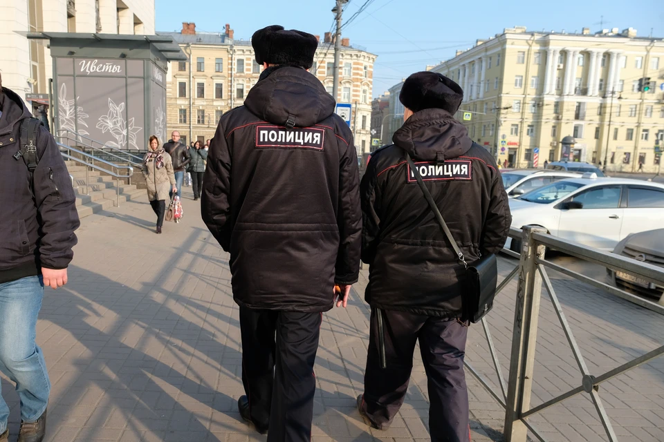 Во время патрулирования улицы полицейские заметили эвакуатор «Газель»