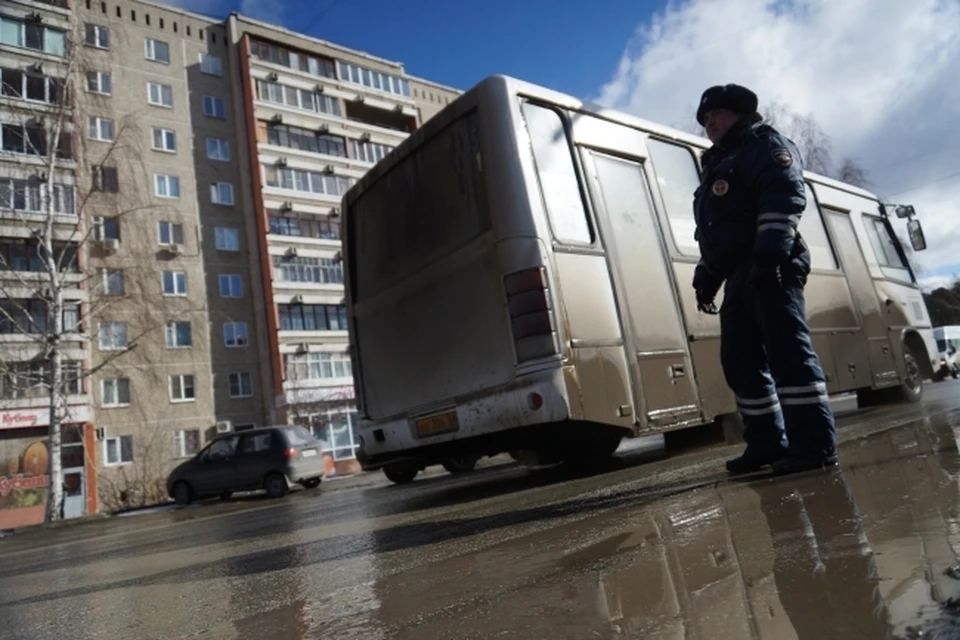 ГИБДД проведет в Уфе массовые проверки автобусов. Рейды направлены на снижение аварийности, профилактику нарушений правил дорожного движения и повышение безопасности пассажирских перевозок