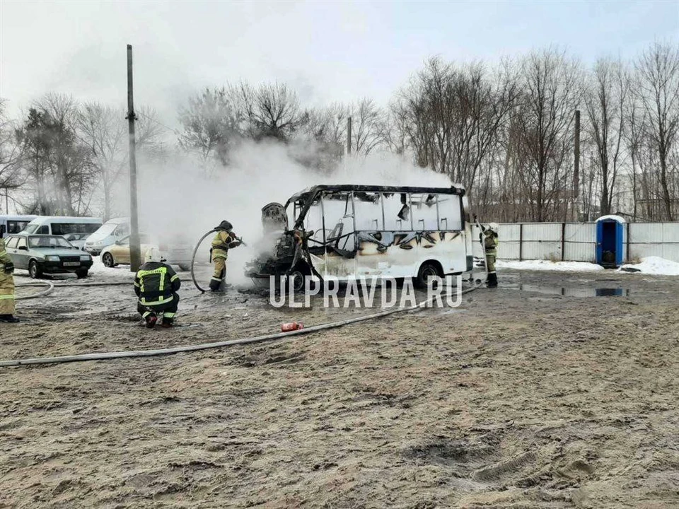 автобус сгорел полностью Фото: ulpravda.ru