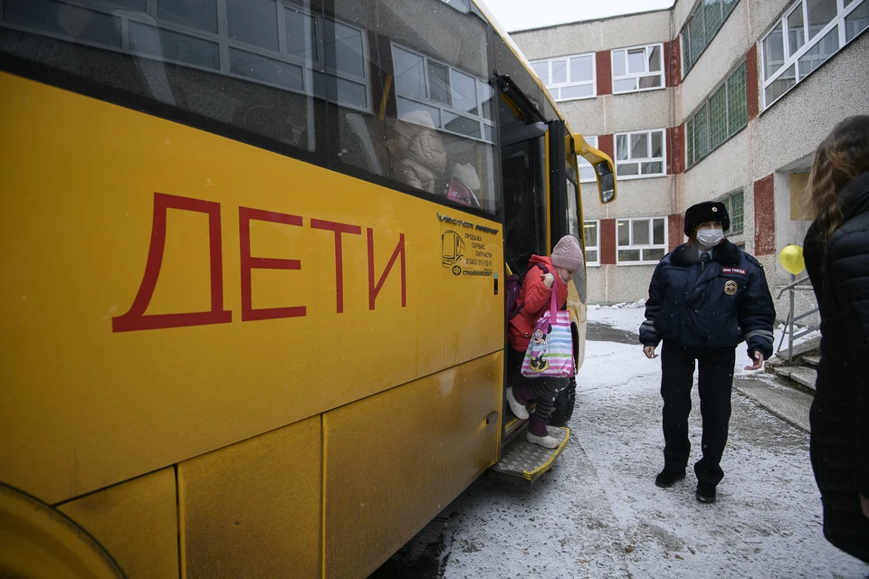 Школьники на Ставрополье добираются на учебу в переполненных автобусах