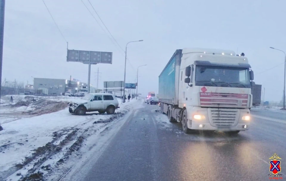 В Волгограде пьяный водитель устроил массовую аварию, пострадали два человека