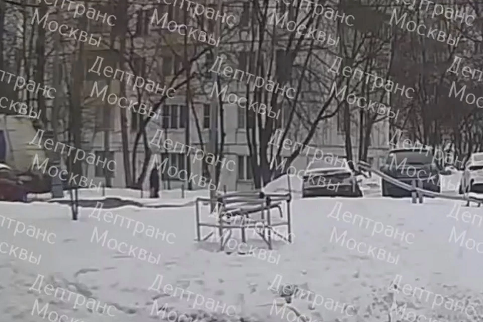В Москве 43-летний водитель мусоровоза сбил пешехода, тот скончался на месте